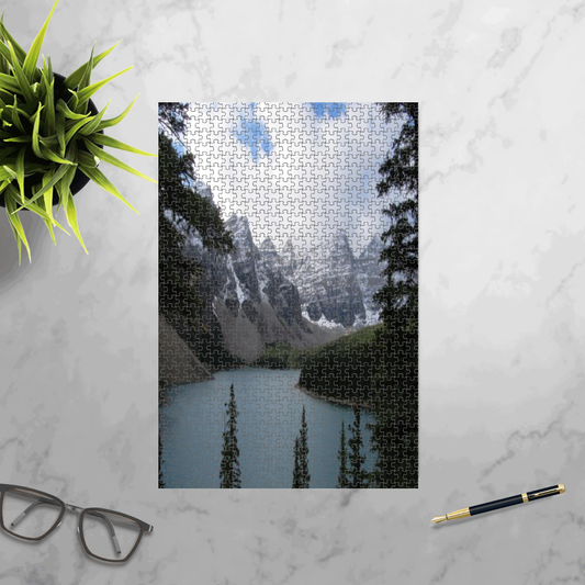 Puzzle avec des pièces brillantes